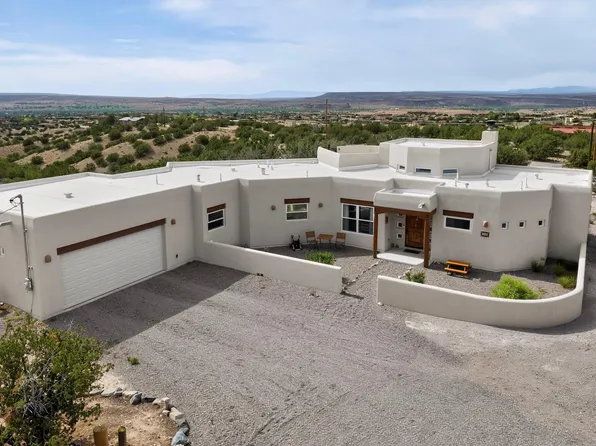 29 Ridge Rd, Placitas, NM 87043