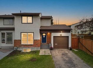 160 SW Silvergrove Hl NW, Calgary, AB T3B4Z5