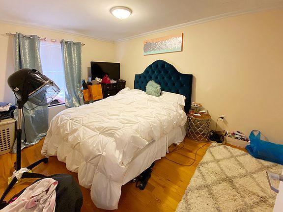 4th image of 14-38 31st Dr #10A