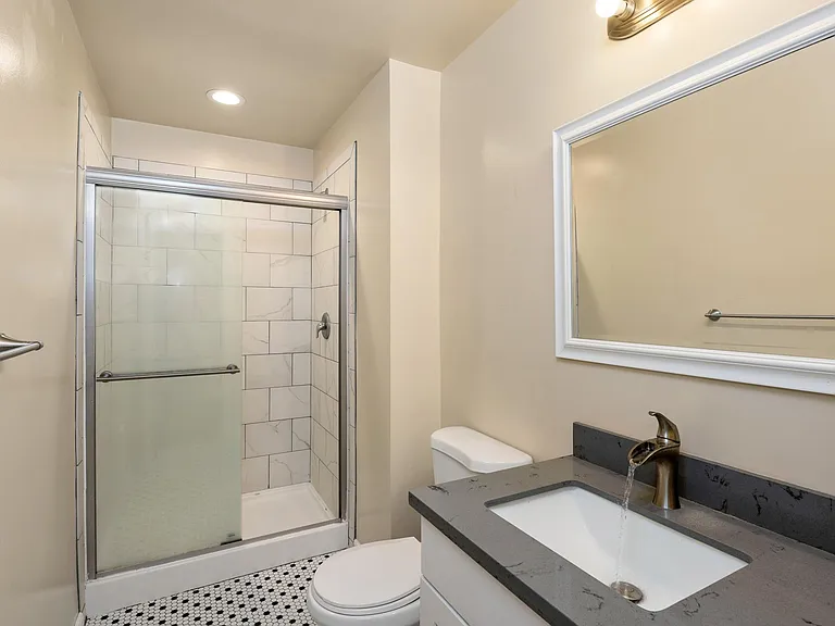 1715 Harvard Ave #4 — Photo 6