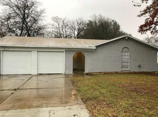 1217 Darlene Ln, Arlington, TX 76010