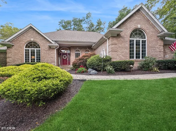 238 Crabapple Ln, Valparaiso, IN 46383