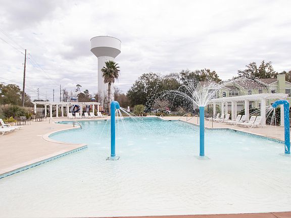4th image of 2252 Beach Dr