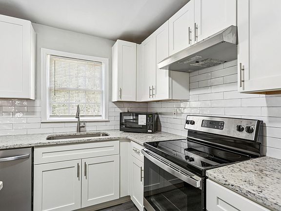 5th image of 3467 Valley Ridge Ter SW