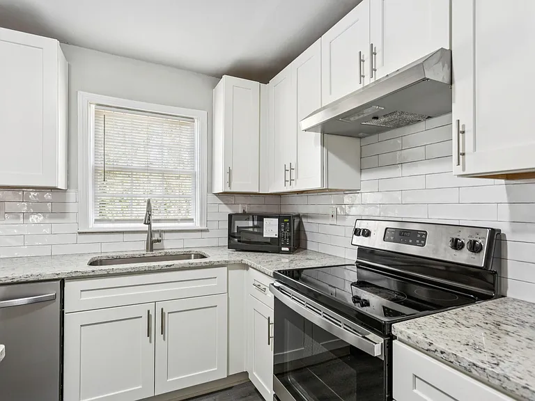 3467 Valley Ridge Ter SW — Photo 5
