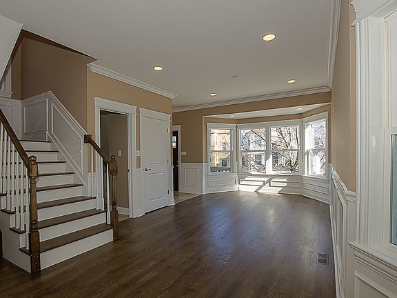 2nd image of 3924 N Whipple St #1