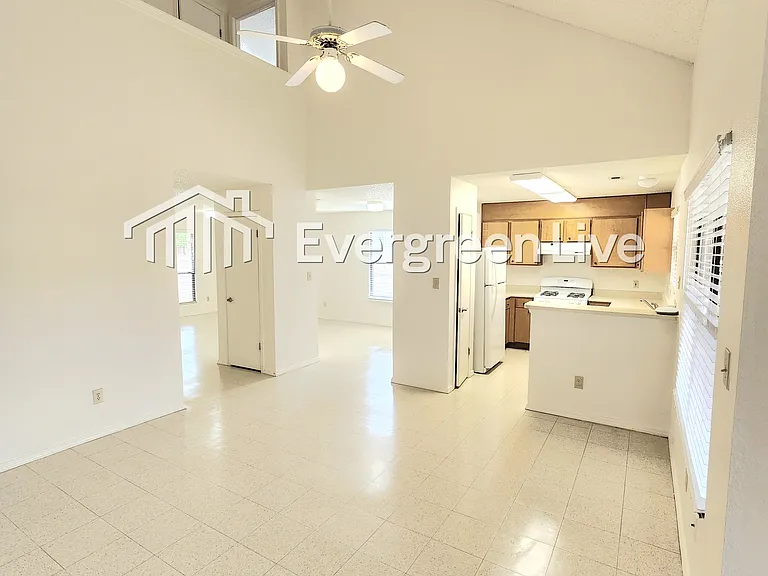 2303 Sandia Ct — Photo 8