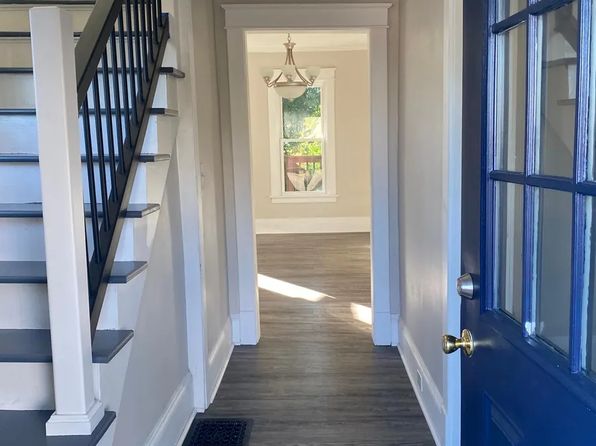 215 W 26th St