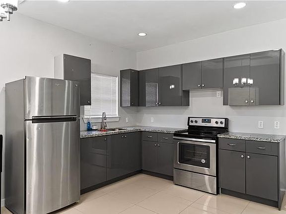 5th image of 1908 W Harrison St #2