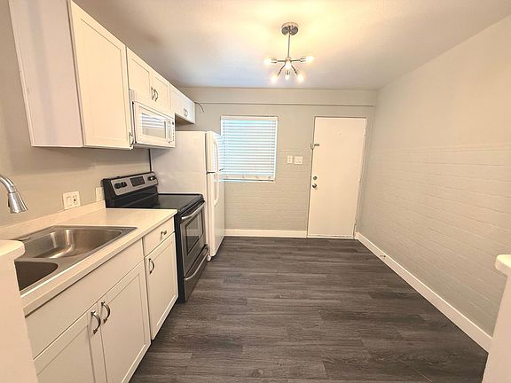 4th image of 221 S 10th St APT 8