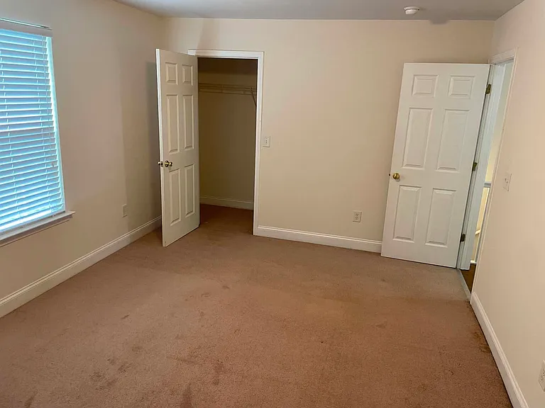 74 Wanda Dr #2 — Photo 8
