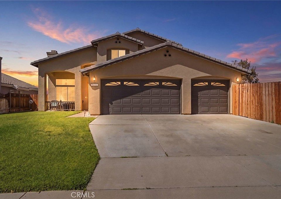 1st image of 12184 Knoll Crest Pl