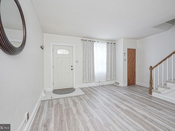 5th image of 2623 Eddington St