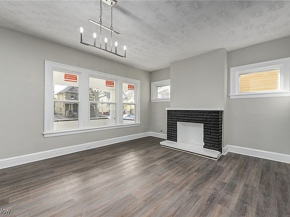 5th image of 2092 W 101st St
