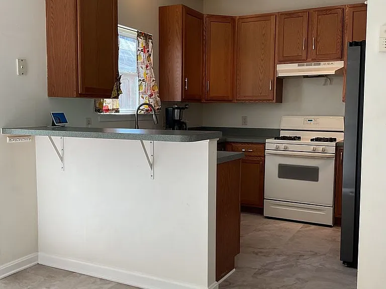 1703 Susquehanna St — Photo 4