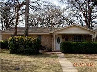 910 Vine St, Euless, TX 76040