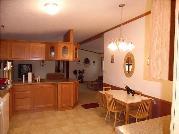 3rd image of 1271 Schamus Dr