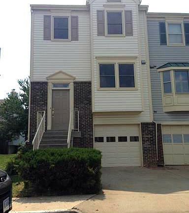 2nd image of 3811 Roxbury Ct