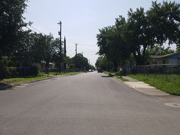 4th image of 403 Linden Ave