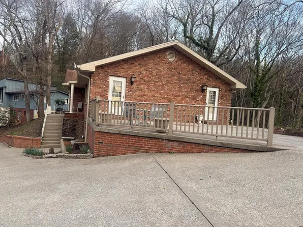 216 Mount Martha Dr, Pikeville, KY 41501