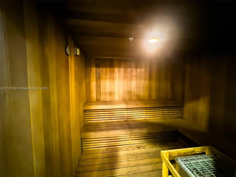6365 Collins Ave #1506 — Photo 19