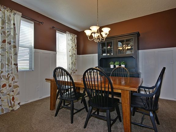 3rd image of 714 W Rolling Sage Way