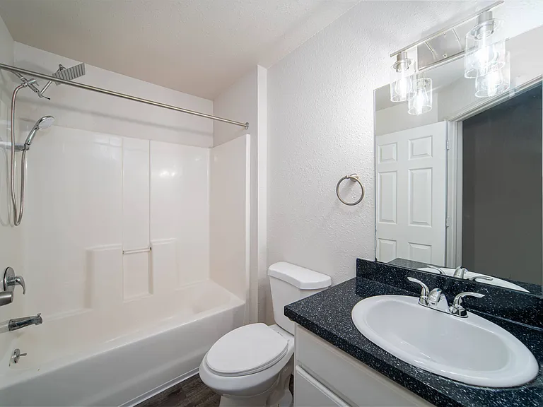 Riverwood Luxury Apartments — Photo 13