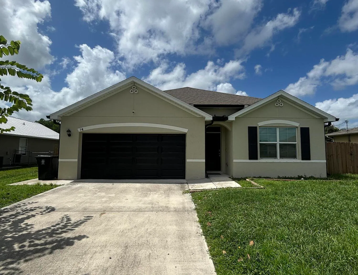 4 bed, 2.0 bath, 1915 sqft, $2,895 — Photo 2