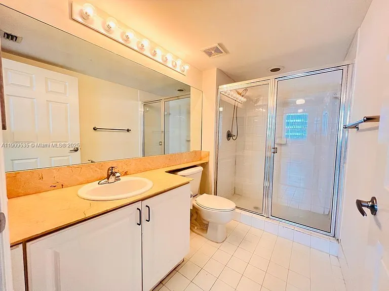 1155 Brickell Bay Dr #16 — Photo 15