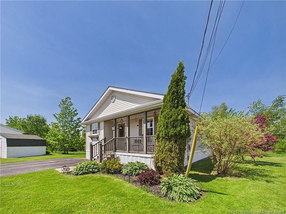 1st image of 40 Richibuctou Ln