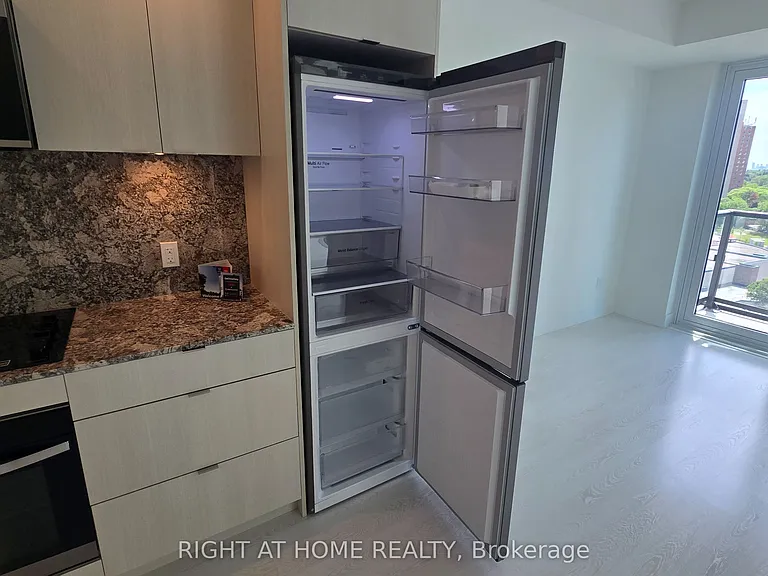 60 Central Park Dr #1007 — Photo 29