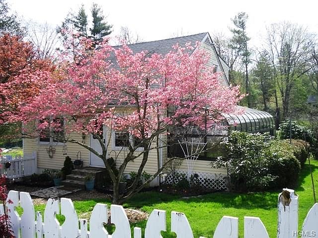 1st image of 11 Mahopac Ave