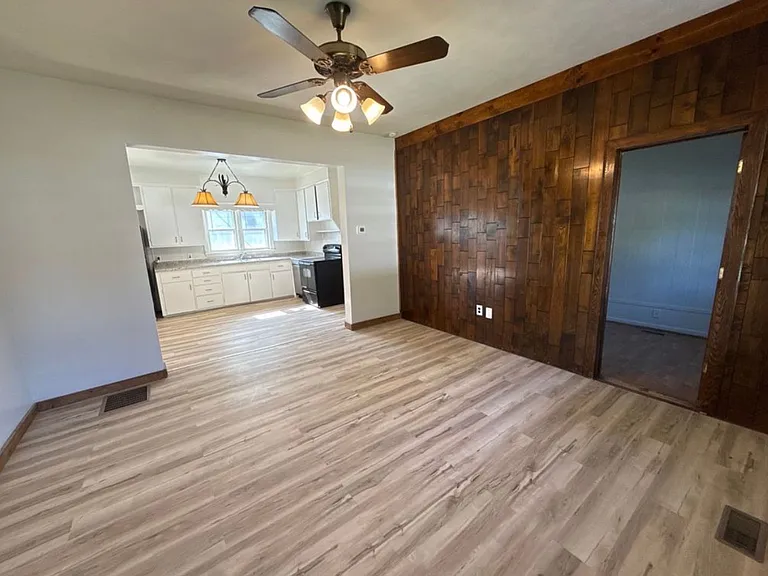 2202 D Ave — Photo 4