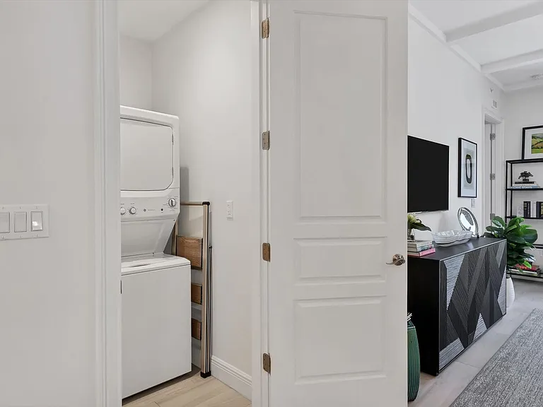 525 N Orange Ave #204 — Photo 23