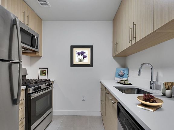 5th image of 4212 28th St APT 42J