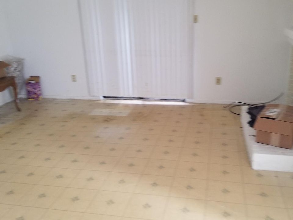 2nd image of 6114 W Mount Houston Rd APT A