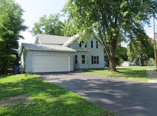 301 N Wabash St, Odell, IL 60460