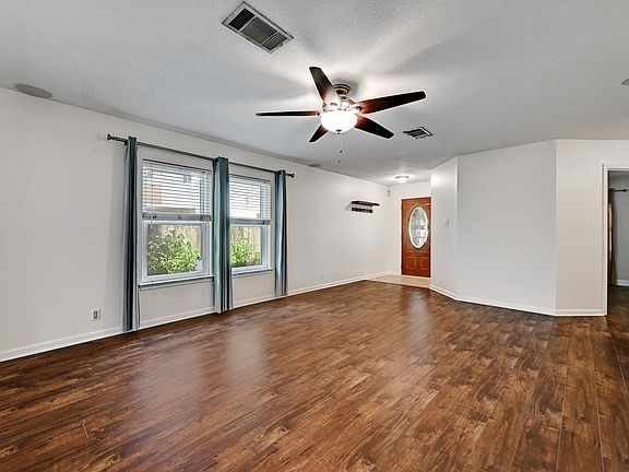 5th image of 604 Brazil Dr