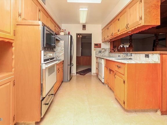 5th image of 14563 Allegan St