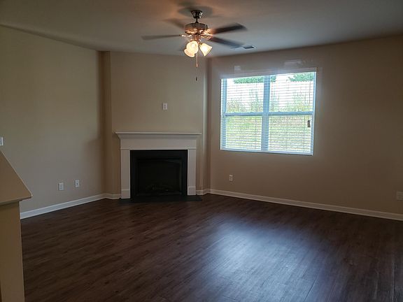 4th image of 224 Autumn Terrace Ln