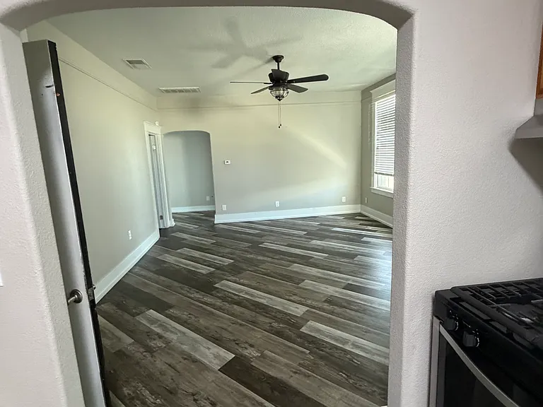 1241 Broadway Ave #A — Photo 9