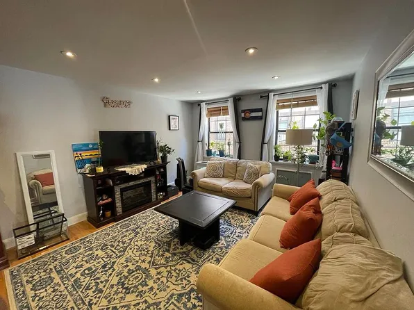 189-30 37th Ave #1, Flushing, NY 11358