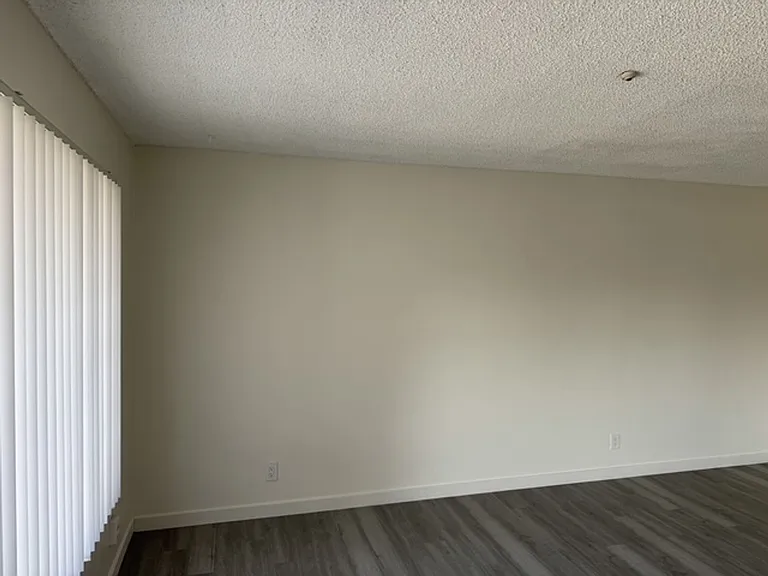 1155 Evans Dr — Photo 9