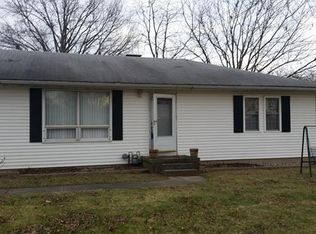 1223 Oak St, Highland, IL 62249