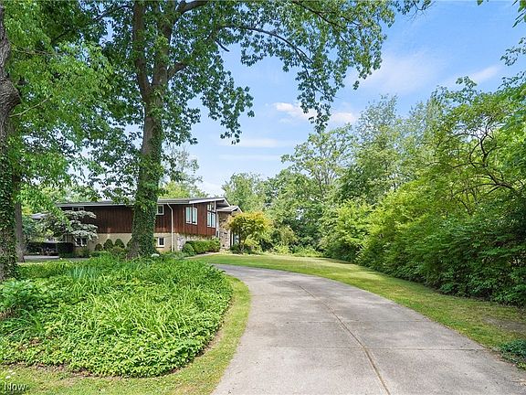 2nd image of 23295 Horseshoe Blvd