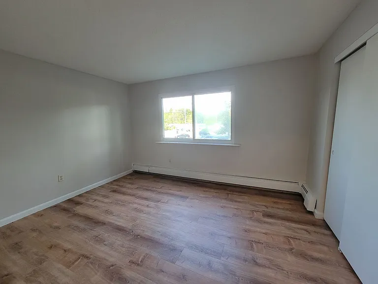 81 Fisherville Rd — Photo 24