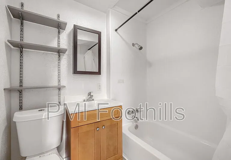 420 N Fox St — Photo 7