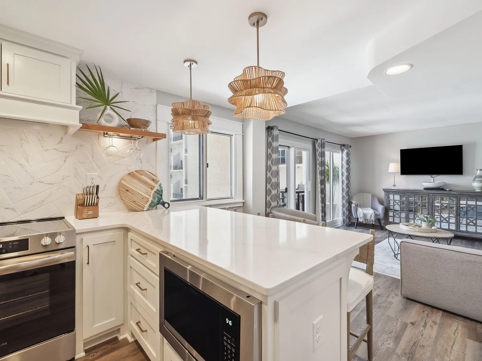 2 bed, 983 sqft, $4,000 — Photo 3