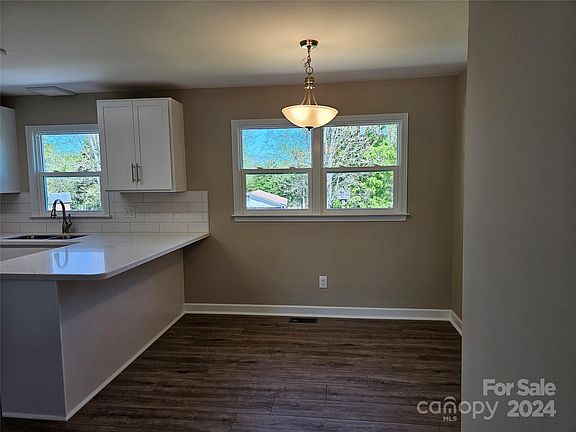 5th image of 1509 Pink Dogwood Ave