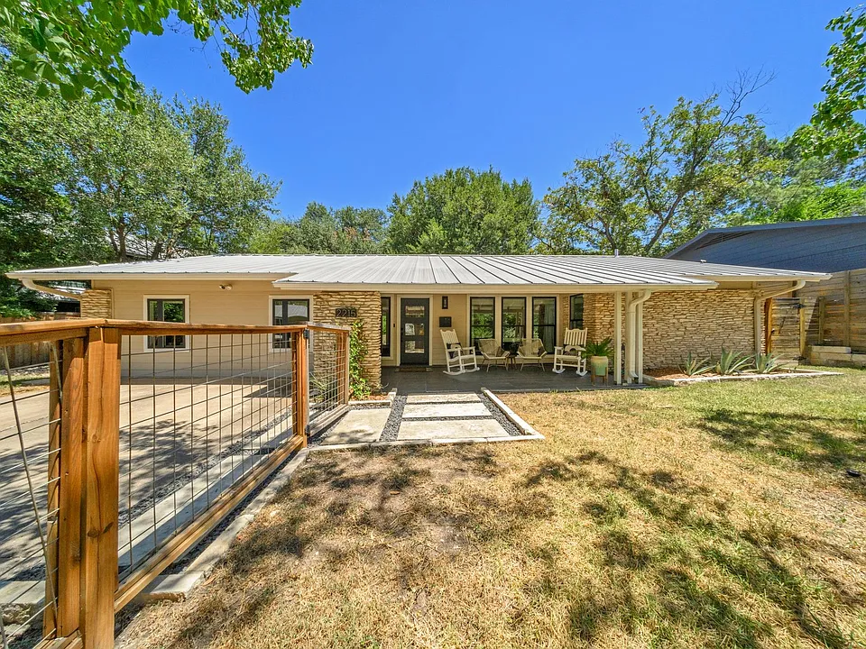 2215 Alta Vista Ave